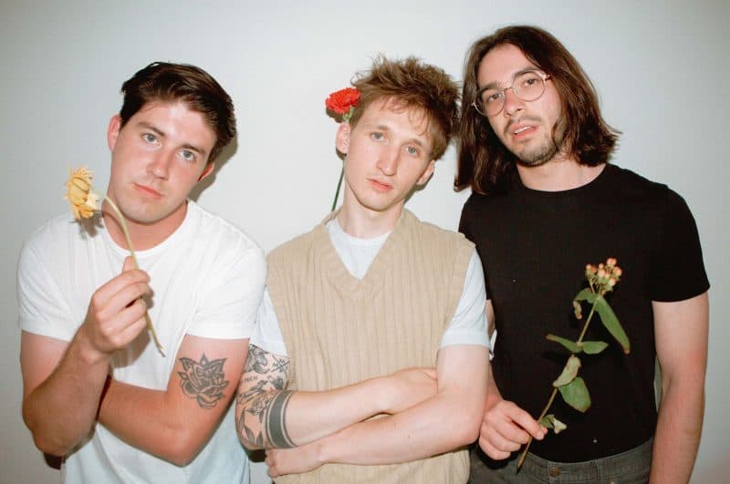 Spotlight » Wild Love » I Hate That I Need You » Indie Top 39