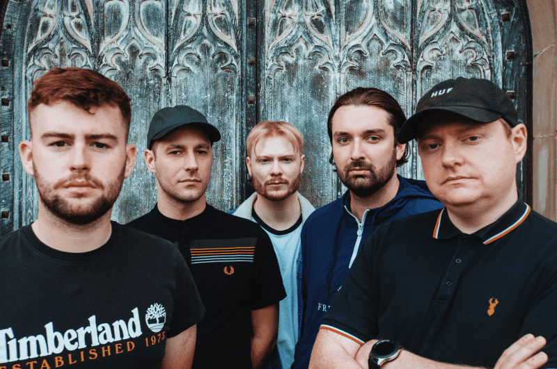Spotlight » Finding Bella » Set It Off » Indie Top 39