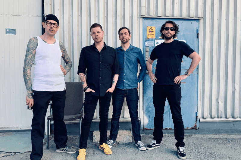 Spotlight » The Vapour Veils » Live Forever » Indie Top 39